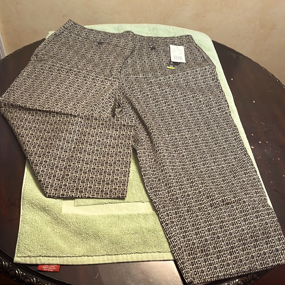 Business casual capris